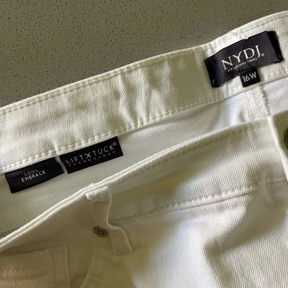 White capris - Picture 4 of 4